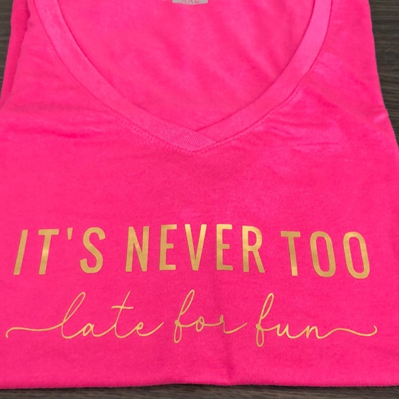 V Neck Tee, NEW - Picture 3 of 8